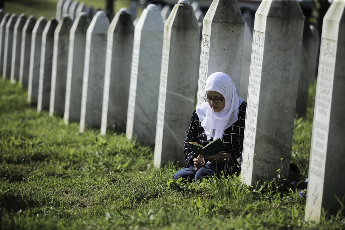 Srebrenitsa Katliamı'nın 29. yıldönümü