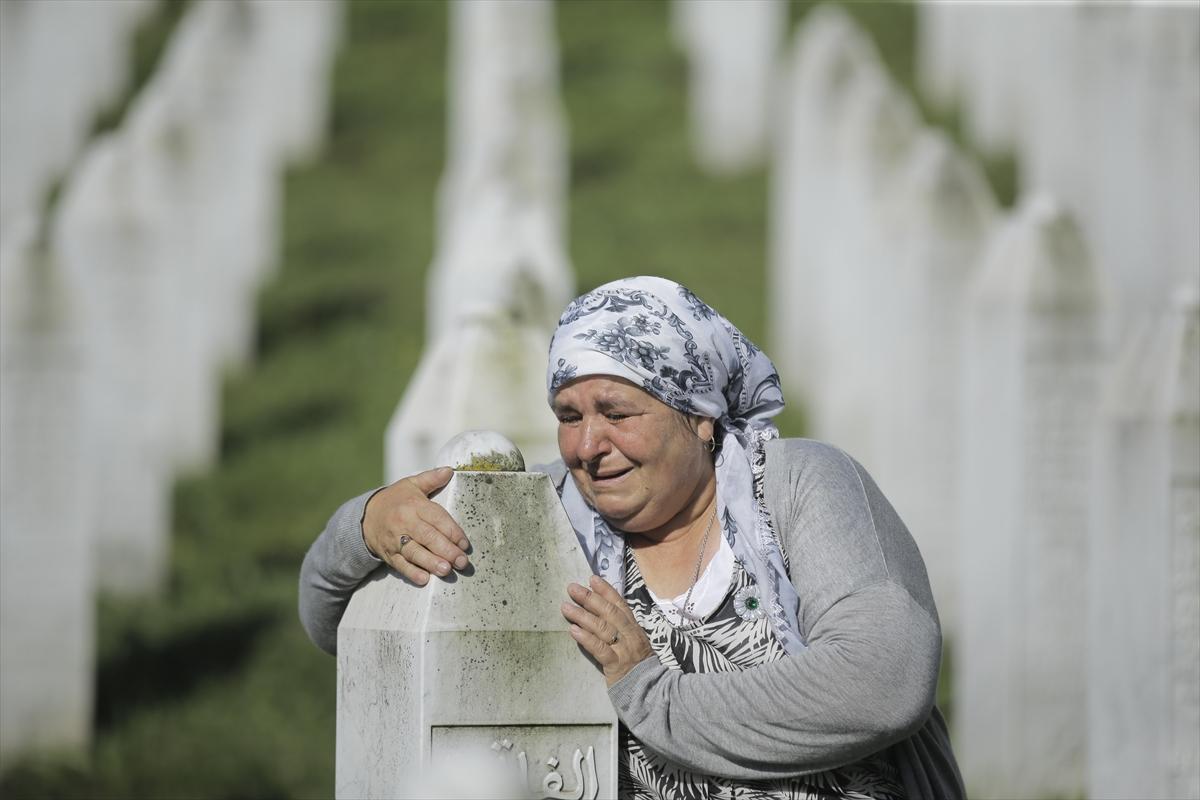 Srebrenitsa Katliamı'nın 29. yıldönümü