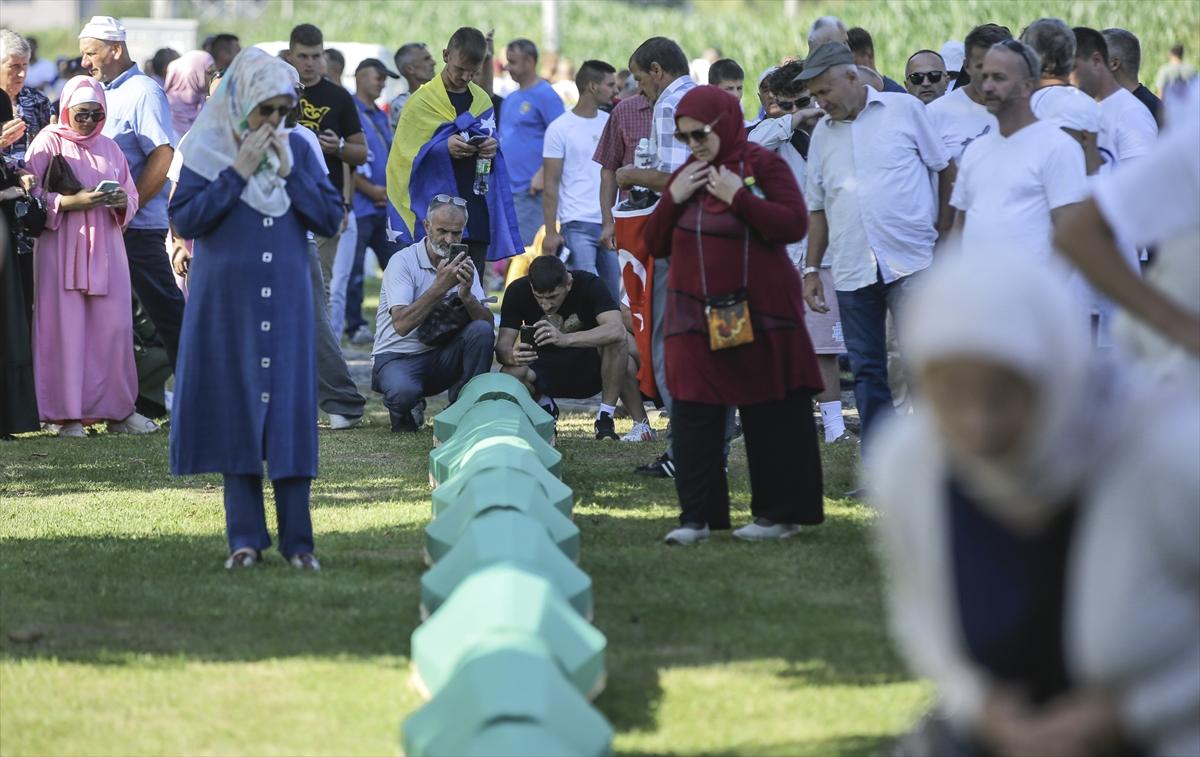 Srebrenitsa Katliamı'nın 29. yıldönümü