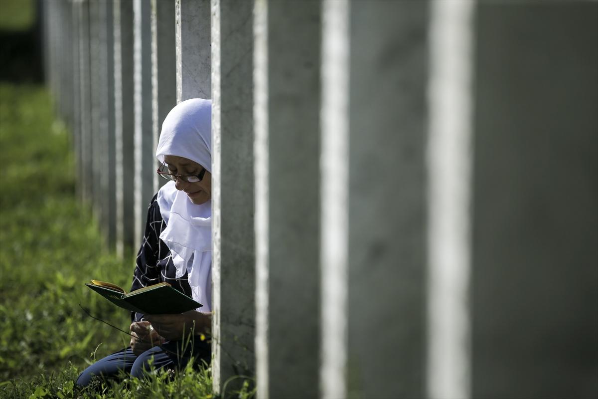Srebrenitsa Katliamı'nın 29. yıldönümü