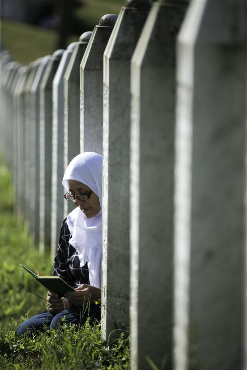 Srebrenitsa Katliamı'nın 29. yıldönümü
