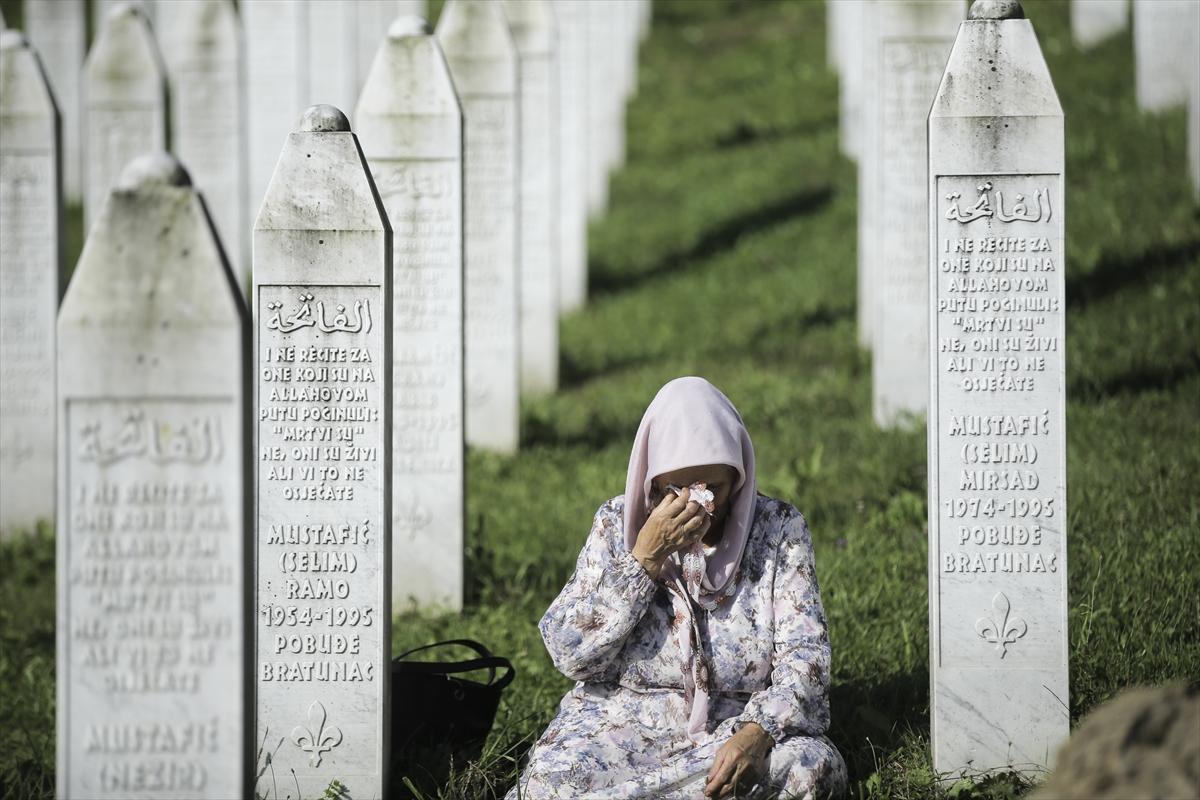 Srebrenitsa Katliamı'nın 29. yıldönümü
