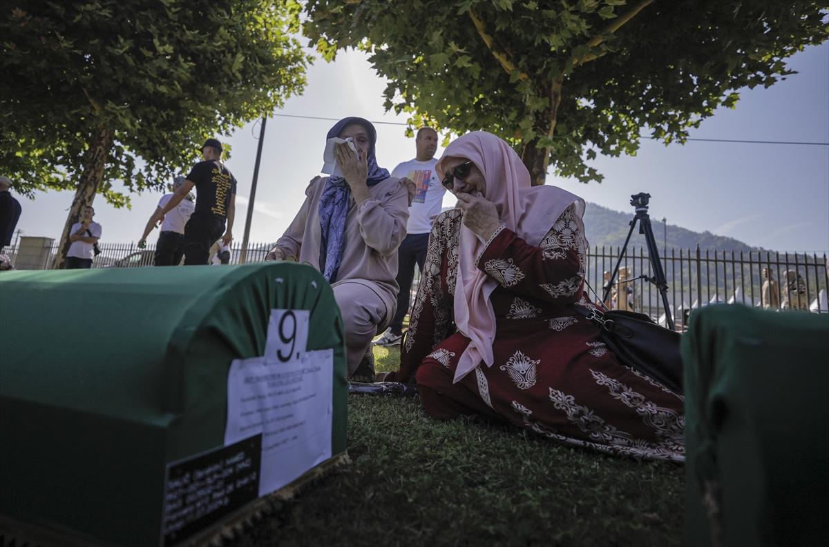 Srebrenitsa Katliamı'nın 29. yıldönümü