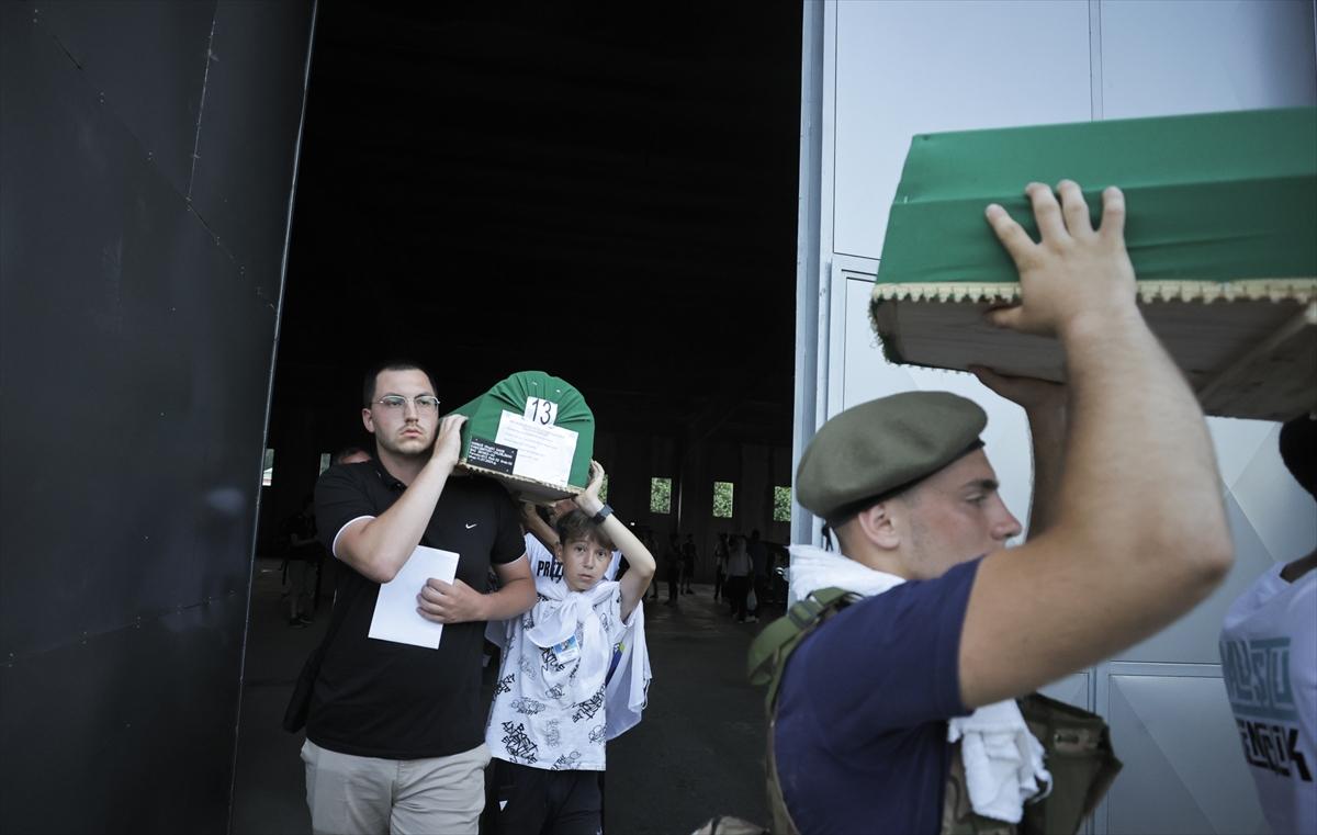 Srebrenitsa Katliamı'nın 29. yıldönümü
