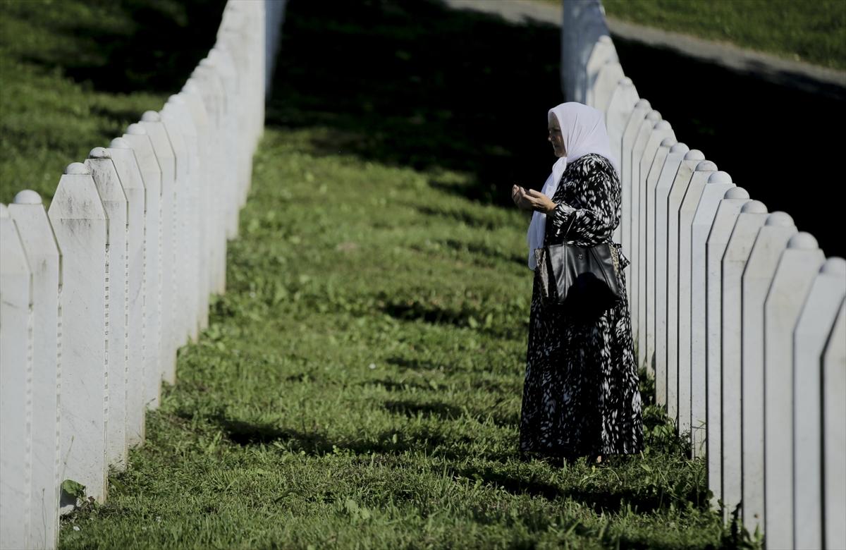 Srebrenitsa Katliamı'nın 29. yıldönümü