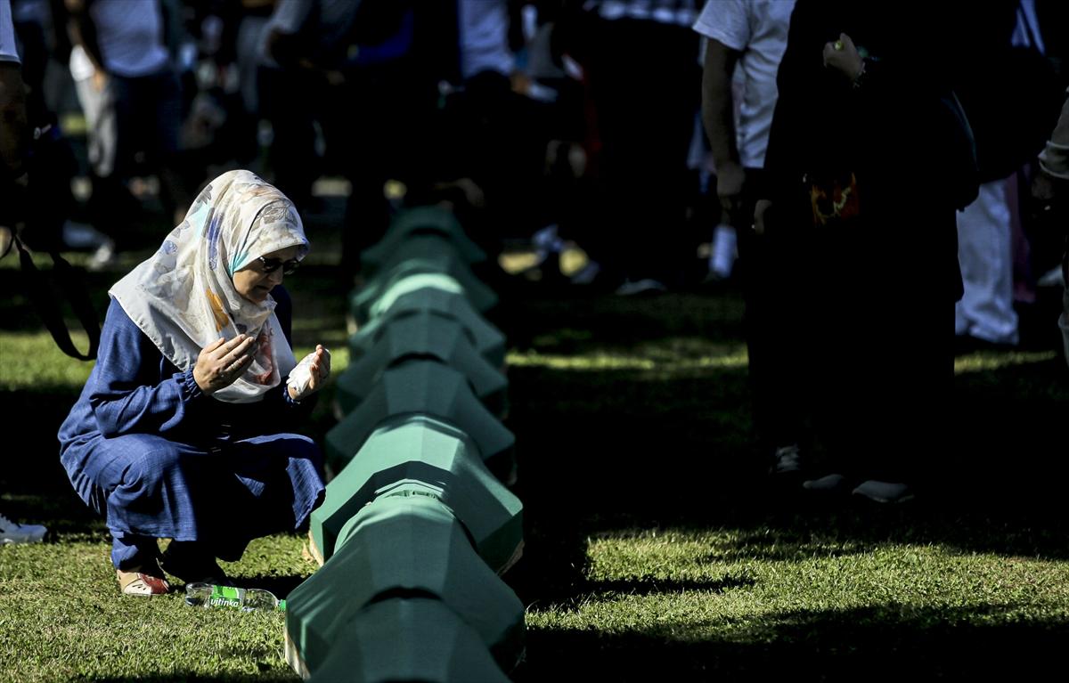 Srebrenitsa Katliamı'nın 29. yıldönümü