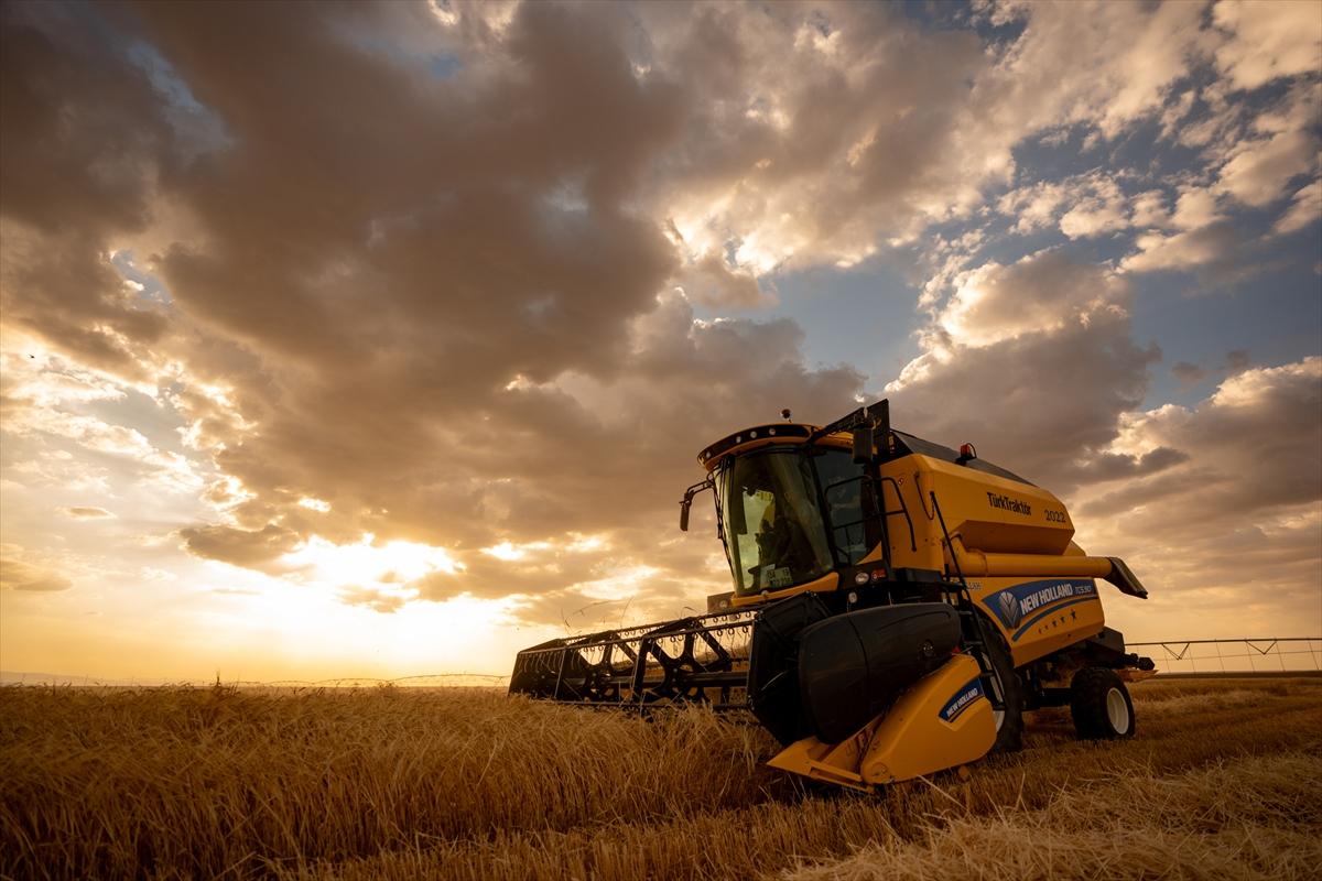 Konya'da uzay üssü gibi tarlalar
