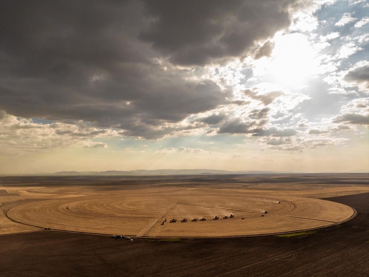 Konya'da uzay üssü gibi tarlalar