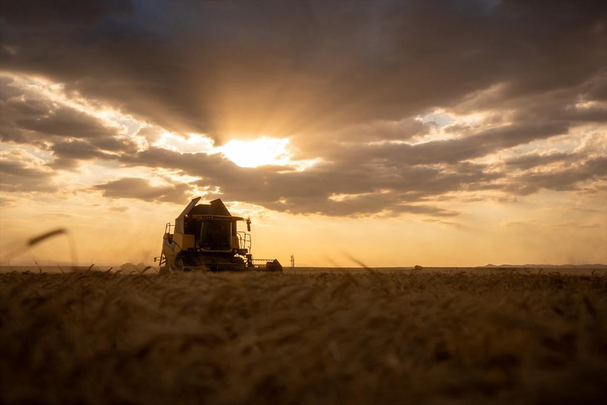 Konya'da uzay üssü gibi tarlalar