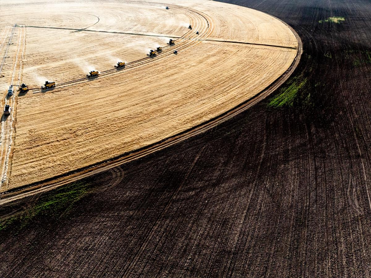 Konya'da uzay üssü gibi tarlalar