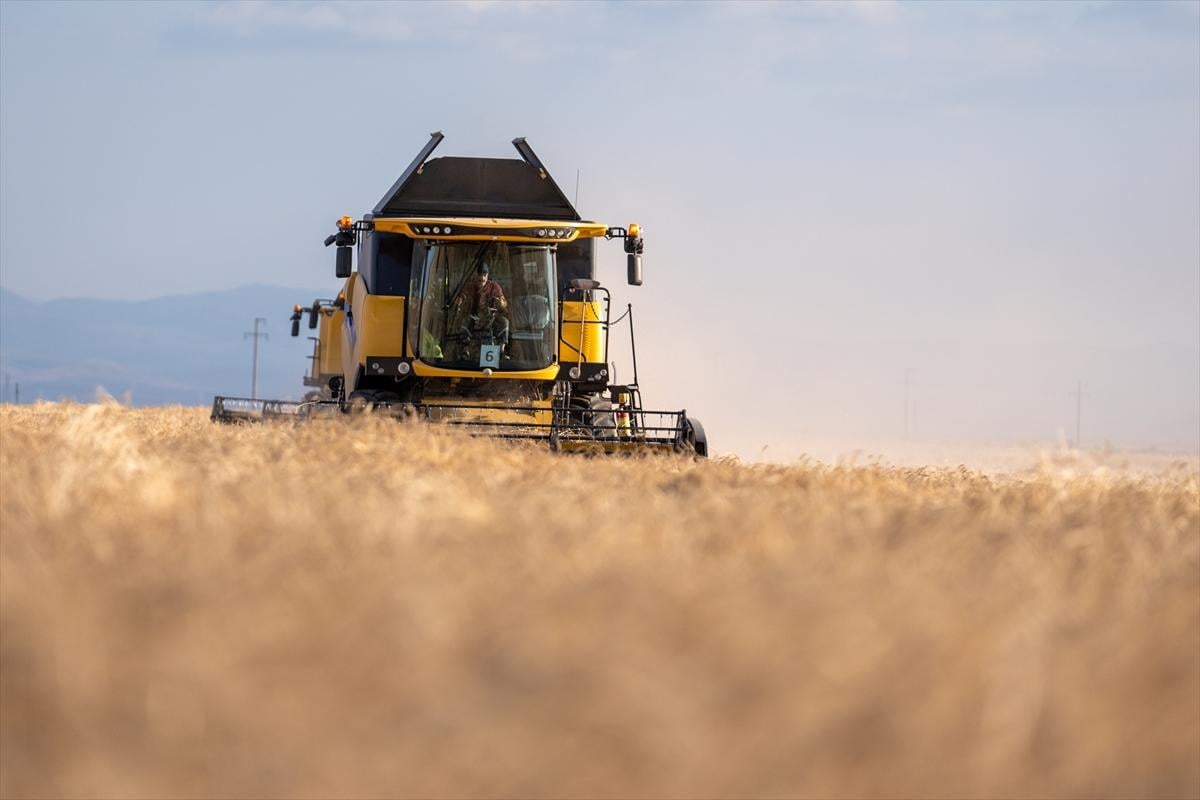 Konya'da uzay üssü gibi tarlalar