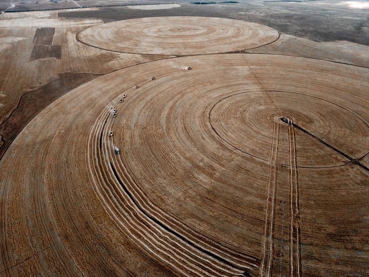 Konya'da uzay üssü gibi tarlalar