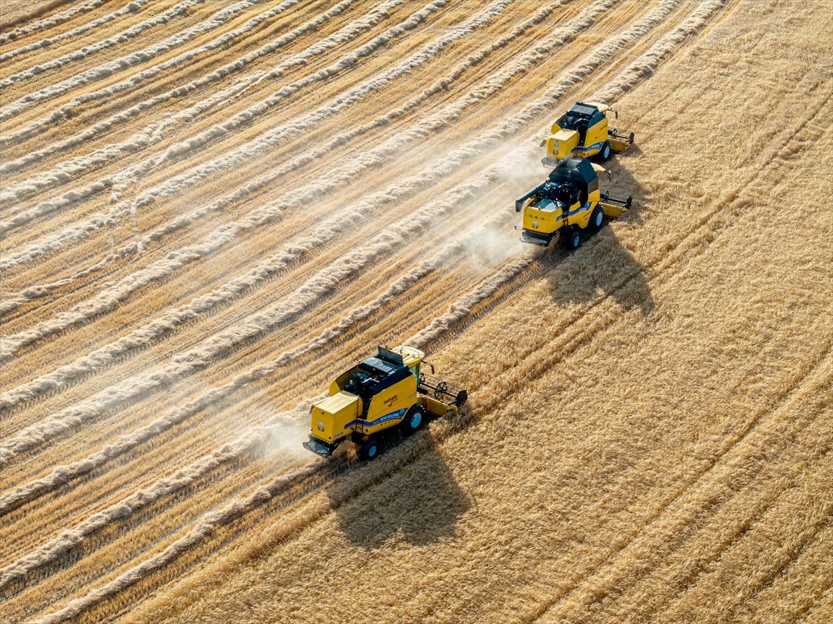 Konya'da uzay üssü gibi tarlalar