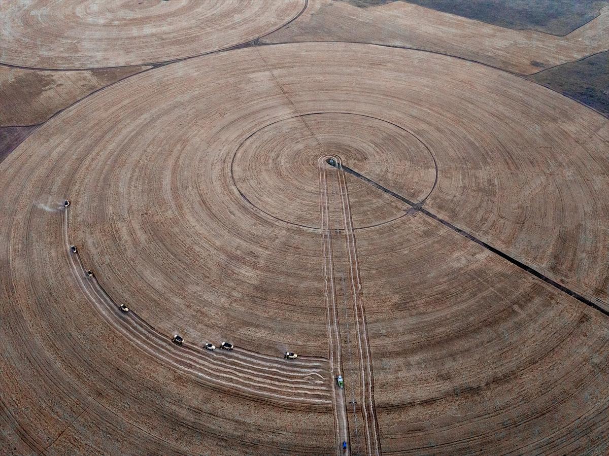 Konya'da uzay üssü gibi tarlalar