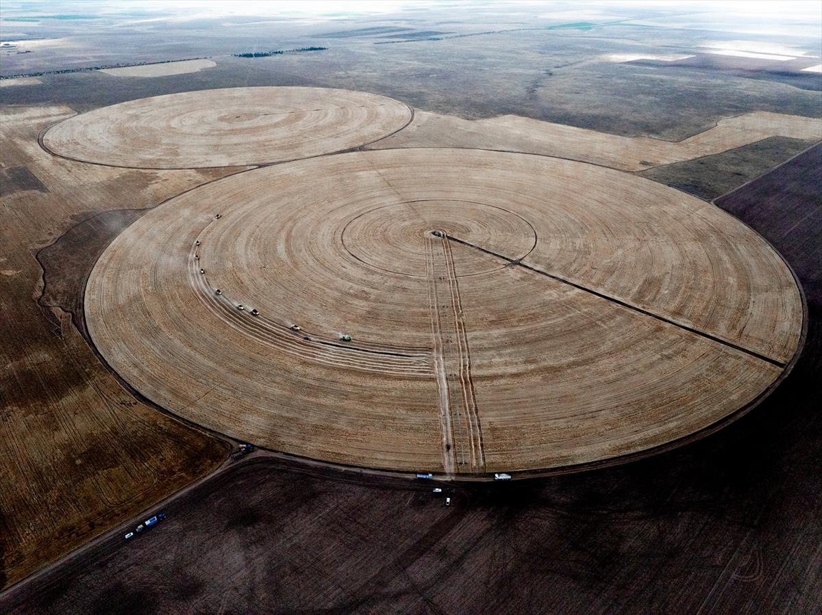 Konya'da uzay üssü gibi tarlalar