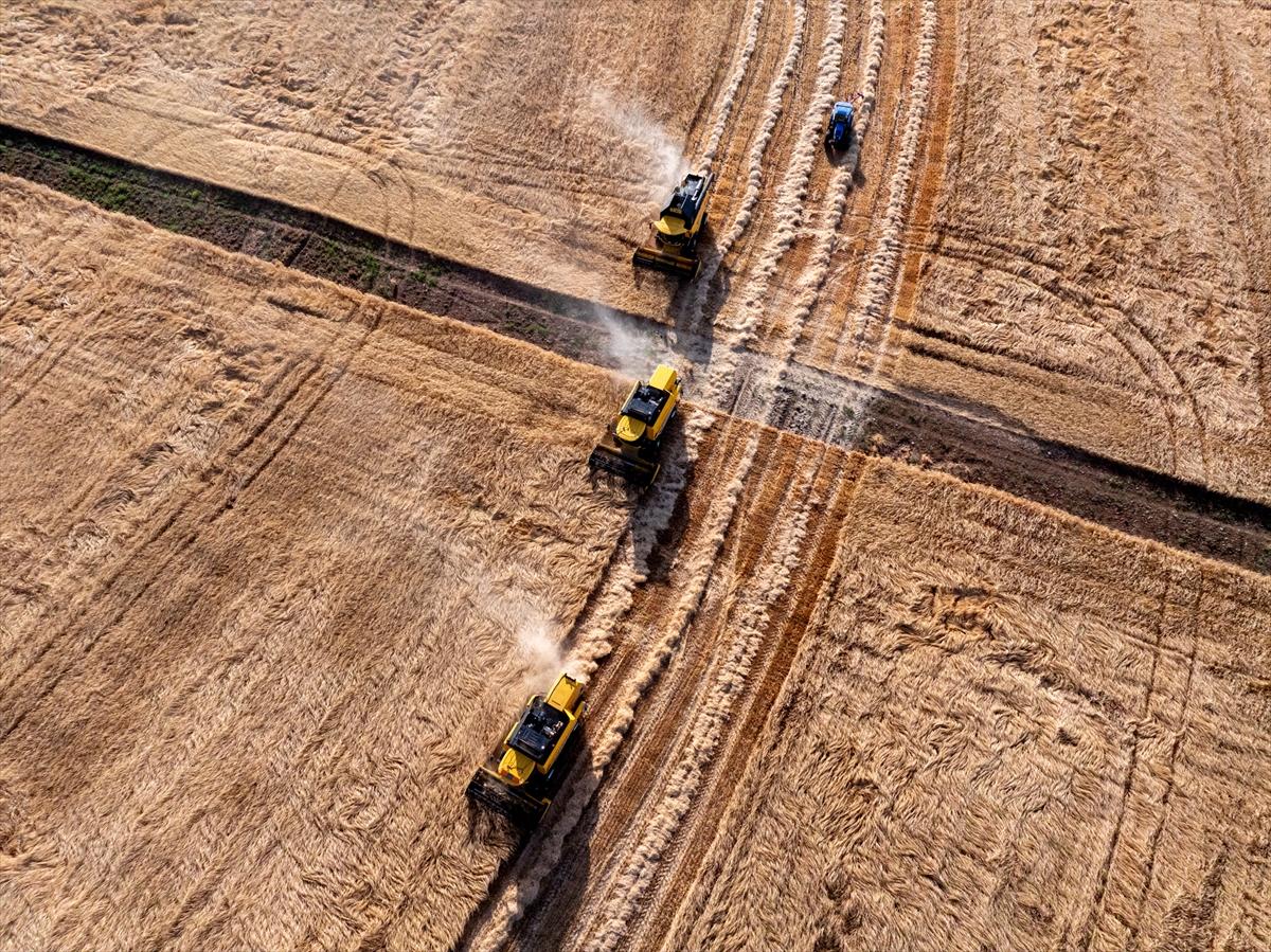 Konya'da uzay üssü gibi tarlalar