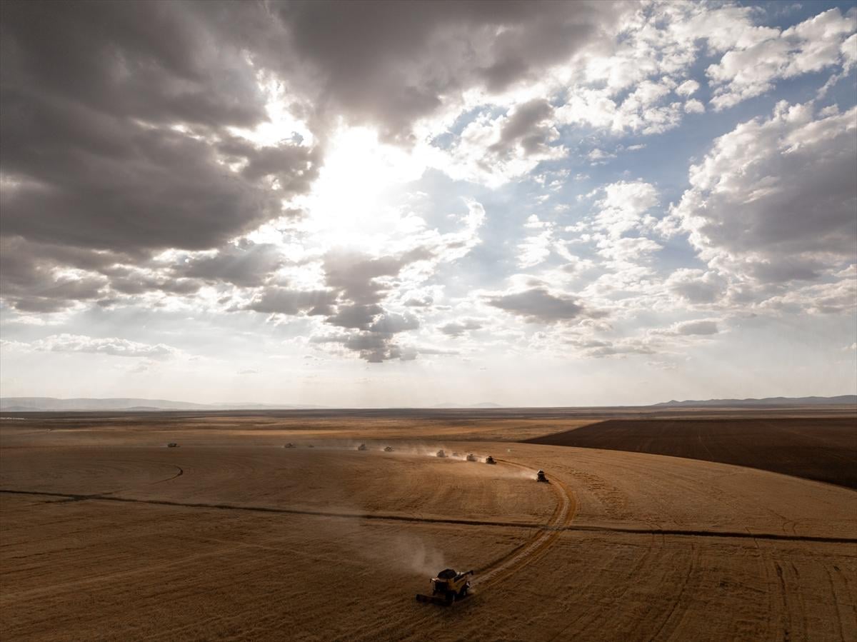 Konya'da uzay üssü gibi tarlalar