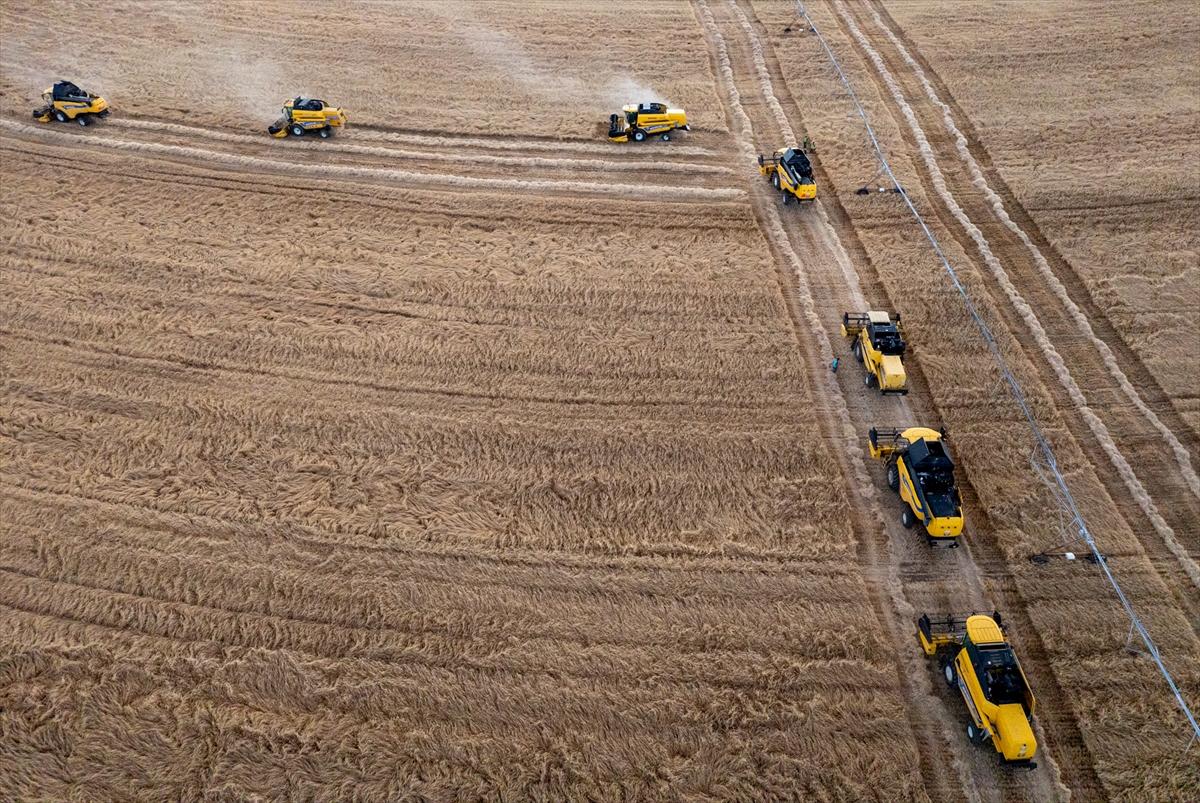 Konya'da uzay üssü gibi tarlalar