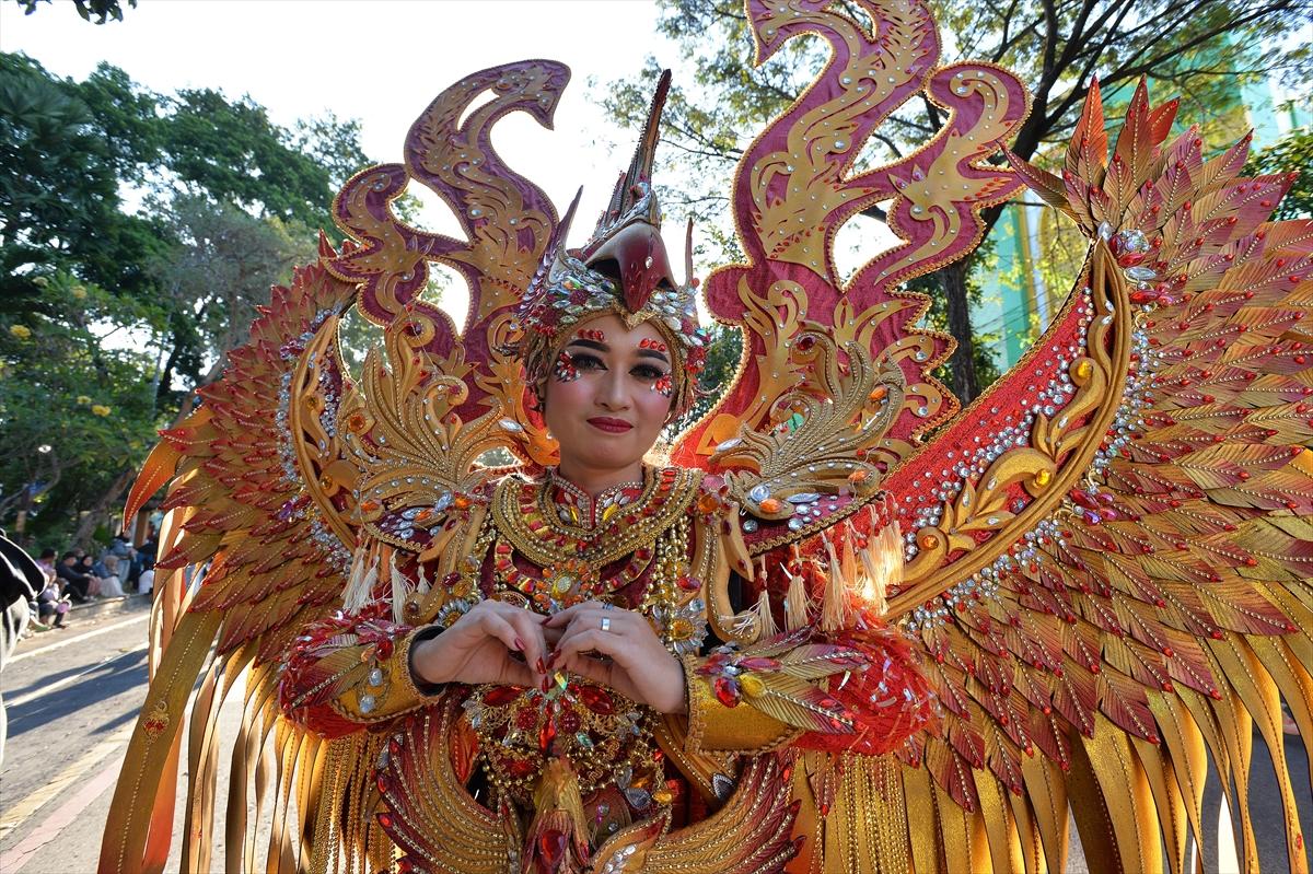 Endonezya'da Solo Batik Karnavalı coşkusu