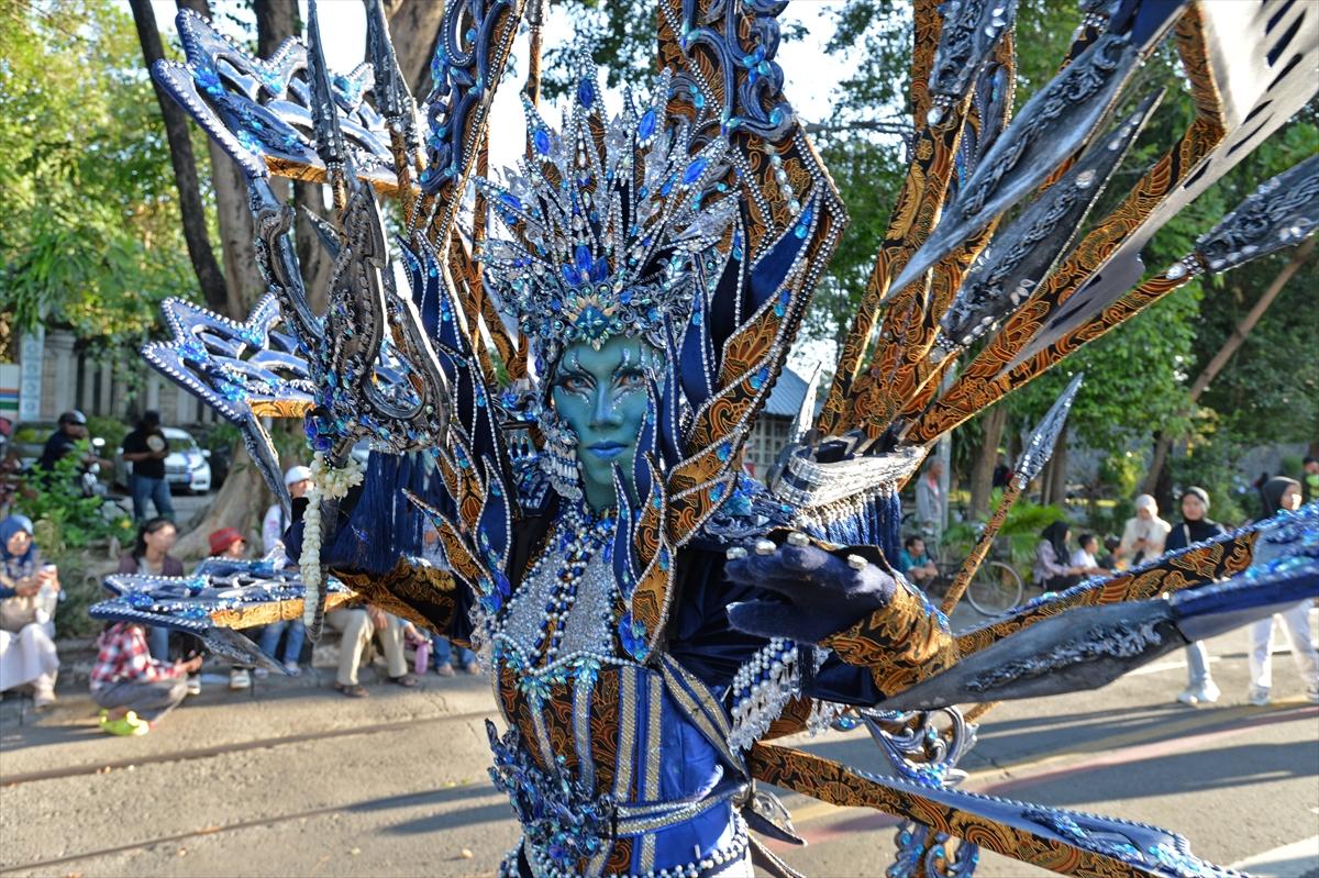 Endonezya'da Solo Batik Karnavalı coşkusu