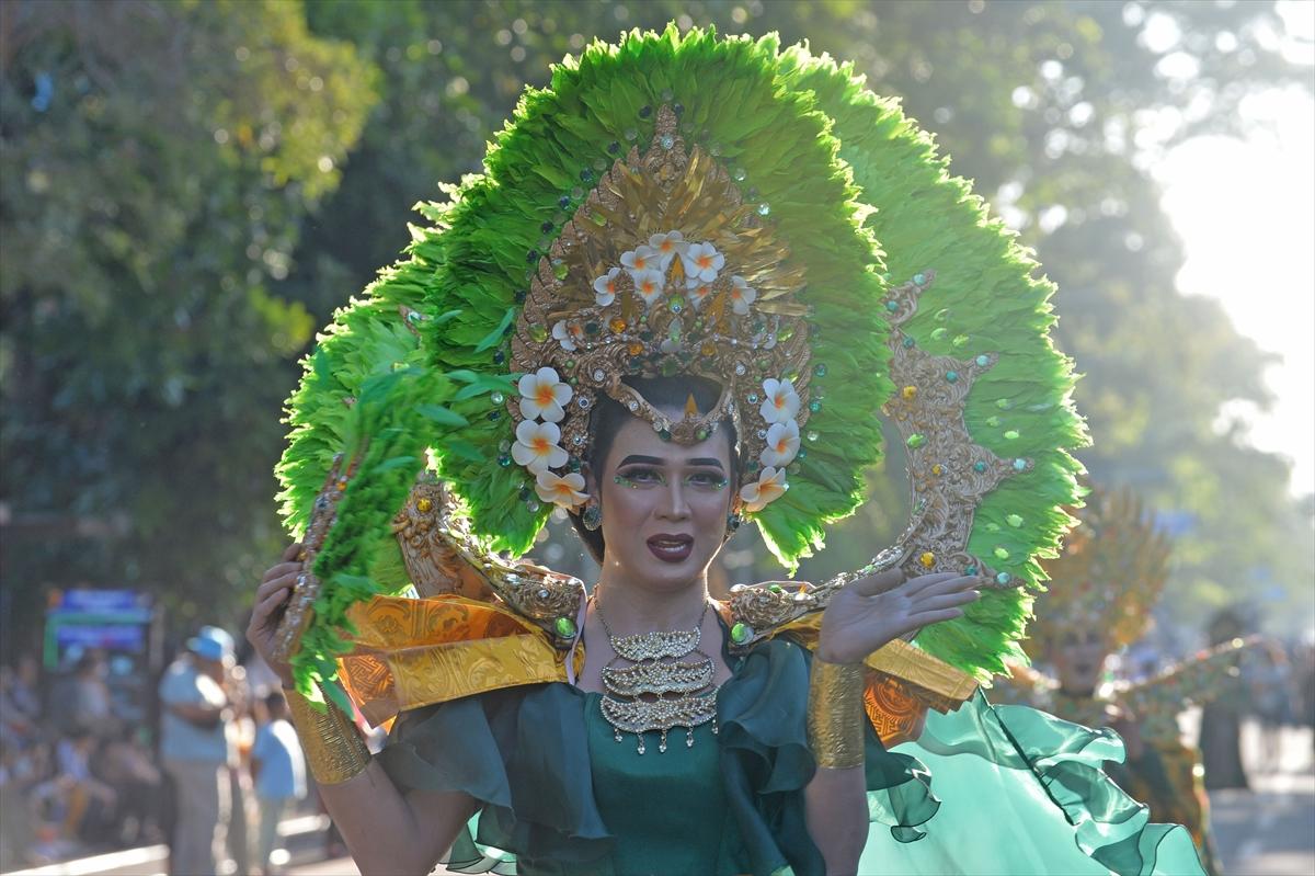 Endonezya'da Solo Batik Karnavalı coşkusu