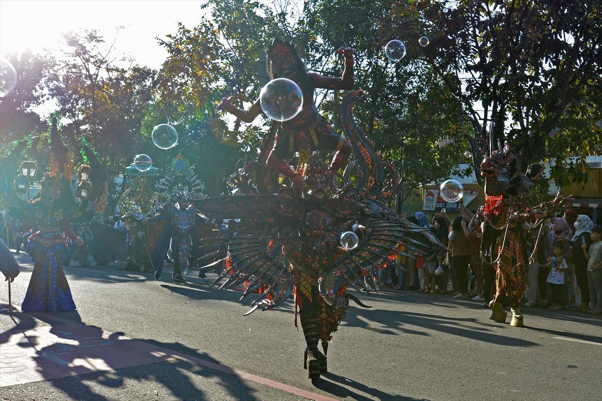 Endonezya'da Solo Batik Karnavalı coşkusu