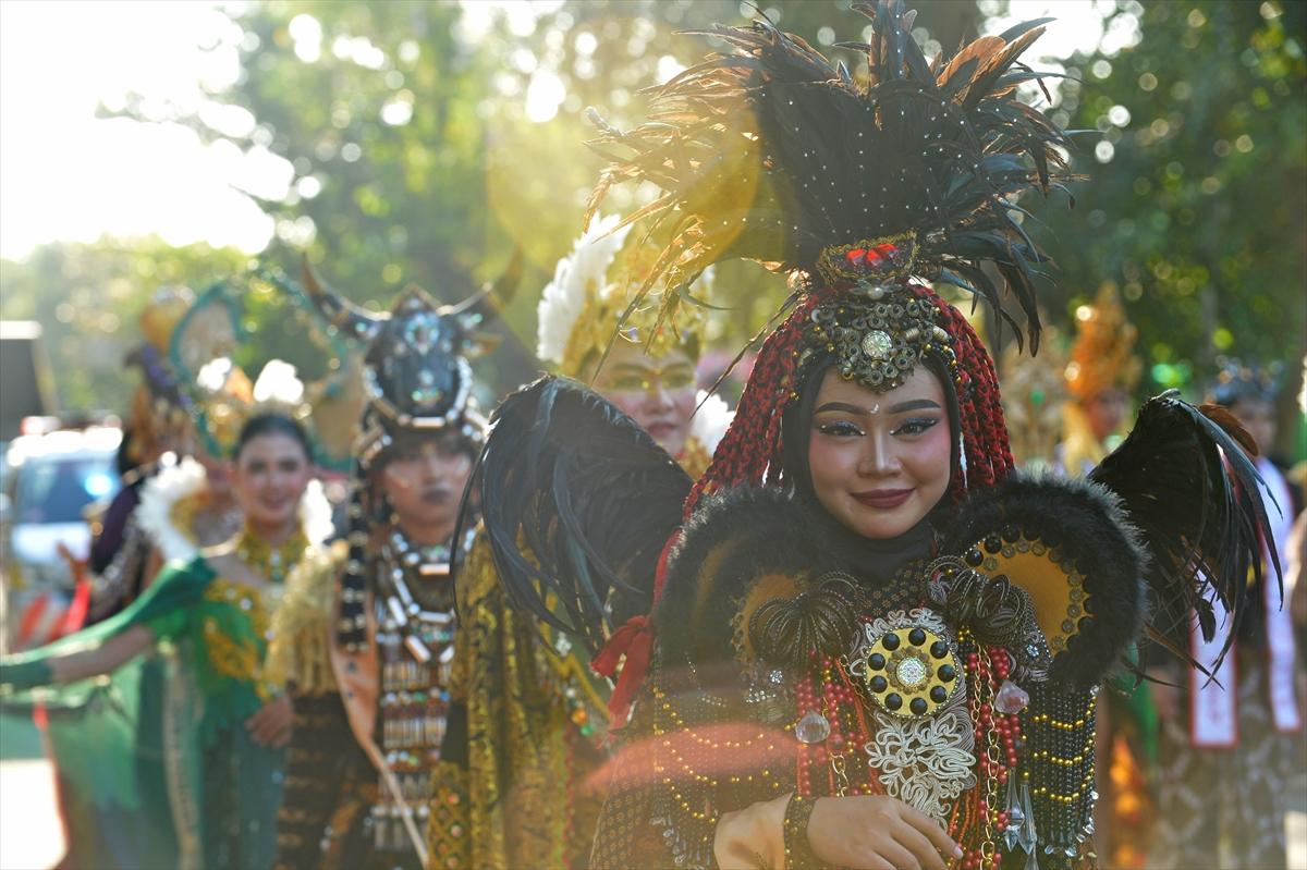 Endonezya'da Solo Batik Karnavalı coşkusu