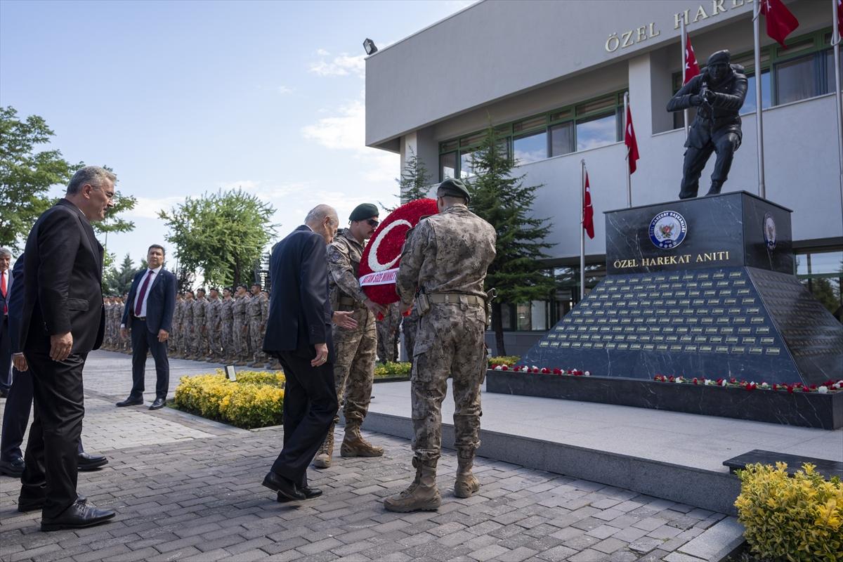 Devlet Bahçeli, Özel Harekat Başkanlığını ziyaret etti