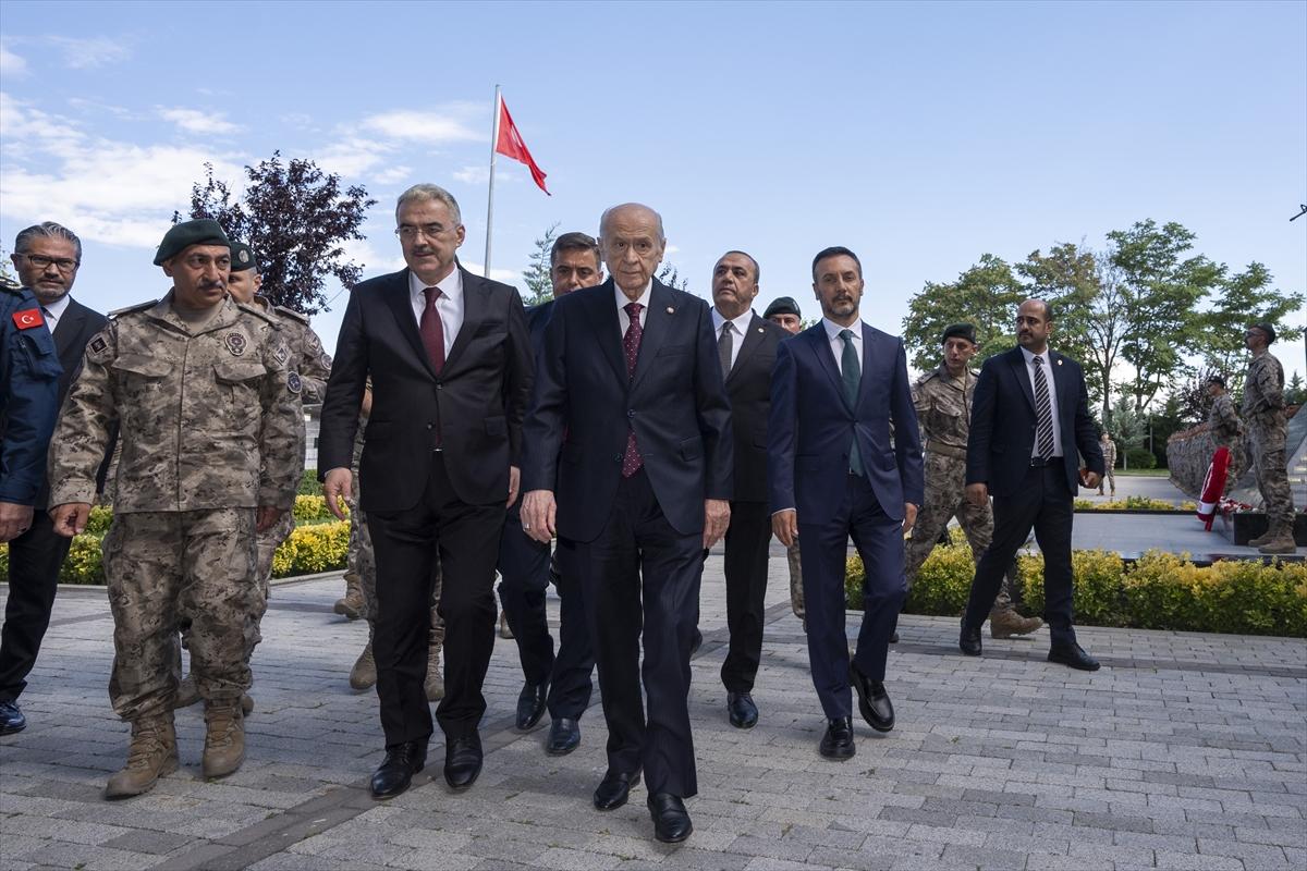 Devlet Bahçeli, Özel Harekat Başkanlığını ziyaret etti