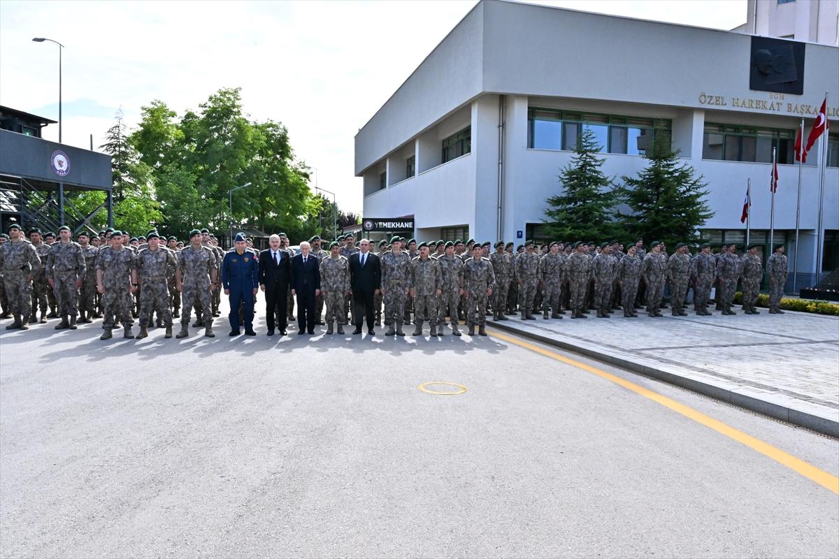 Devlet Bahçeli, Özel Harekat Başkanlığını ziyaret etti