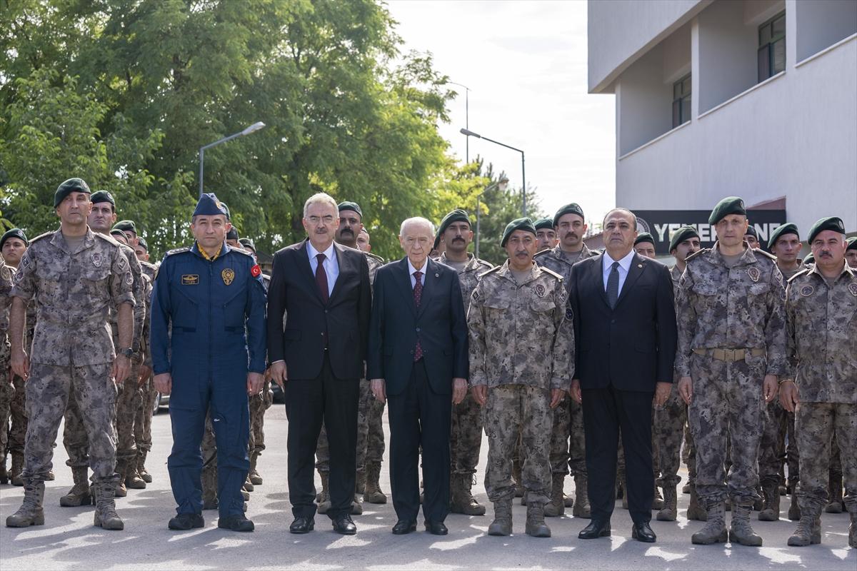 Devlet Bahçeli, Özel Harekat Başkanlığını ziyaret etti