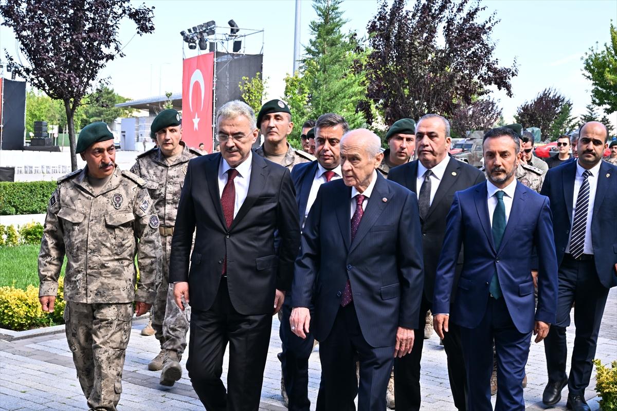 Devlet Bahçeli, Özel Harekat Başkanlığını ziyaret etti