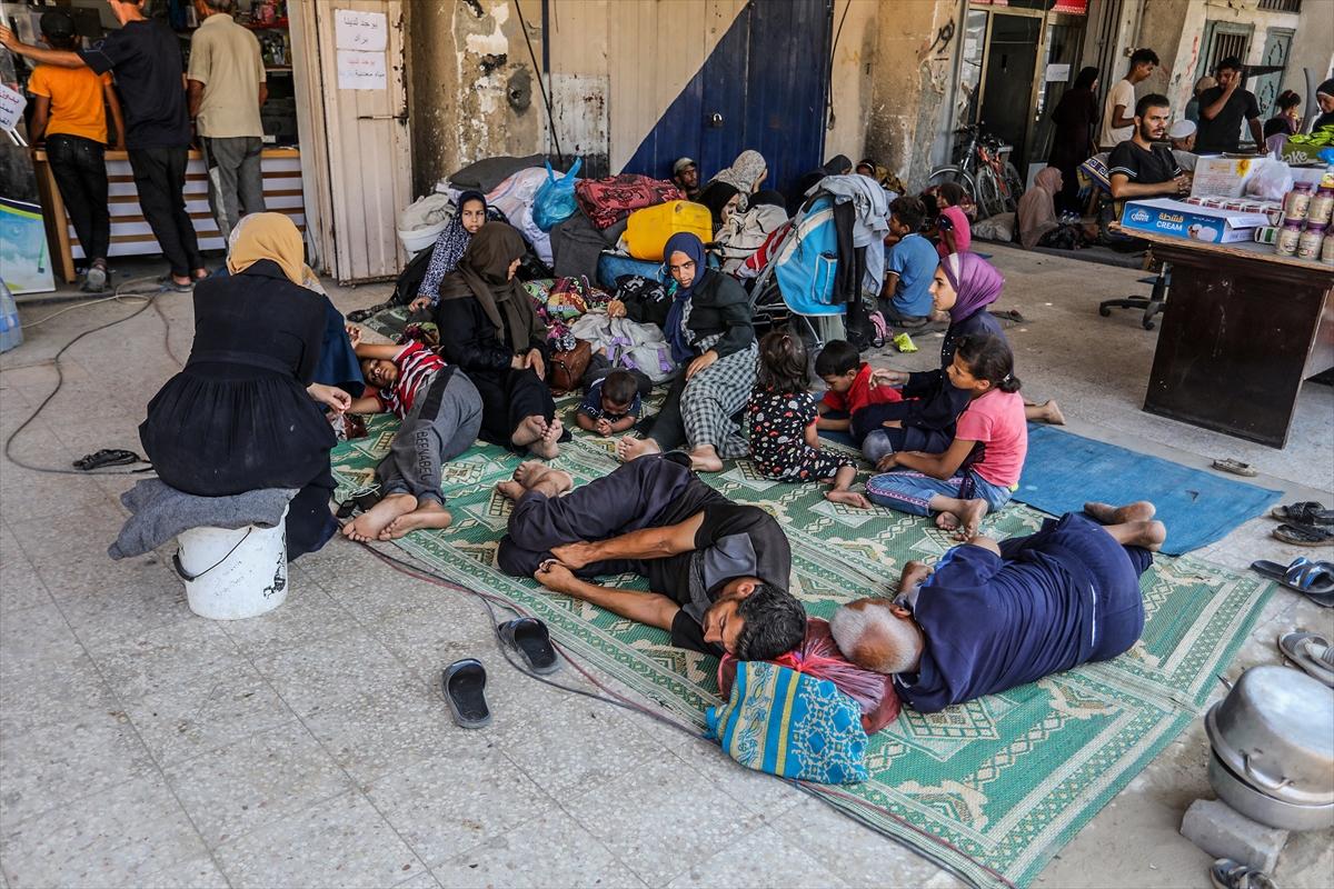 Gazze'deki tahliye çağrısının ardından Filistinliler göç etmeye devam ediyor