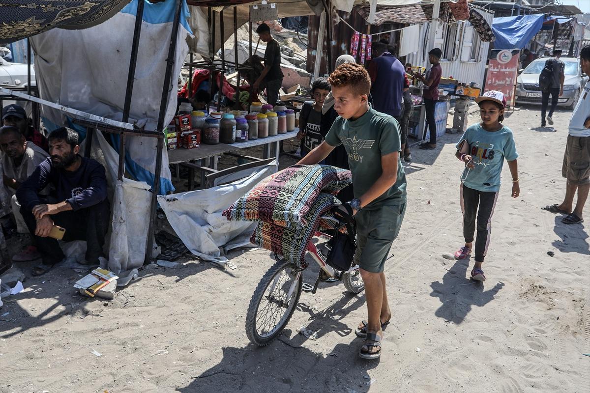 Gazze'deki tahliye çağrısının ardından Filistinliler göç etmeye devam ediyor