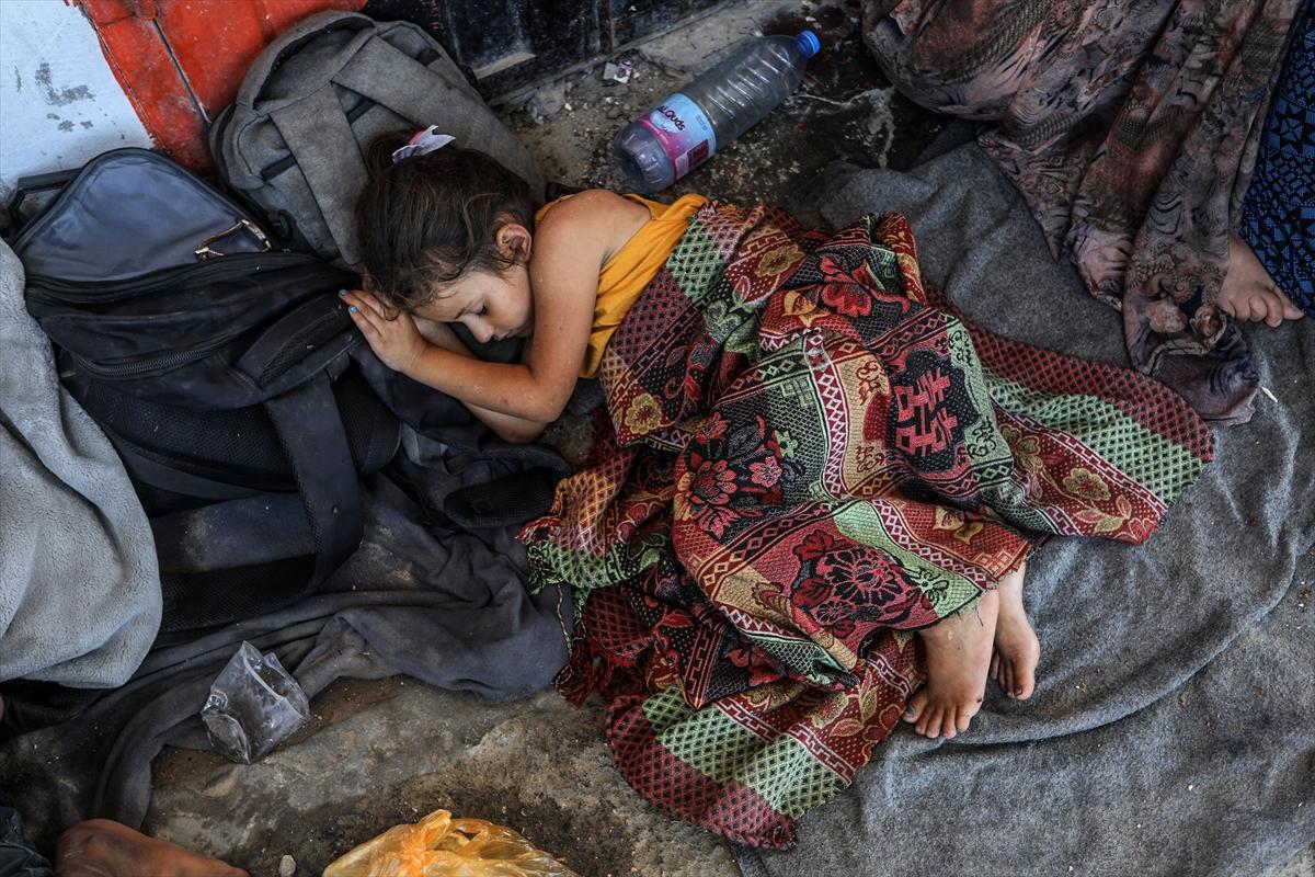 Gazze'deki tahliye çağrısının ardından Filistinliler göç etmeye devam ediyor