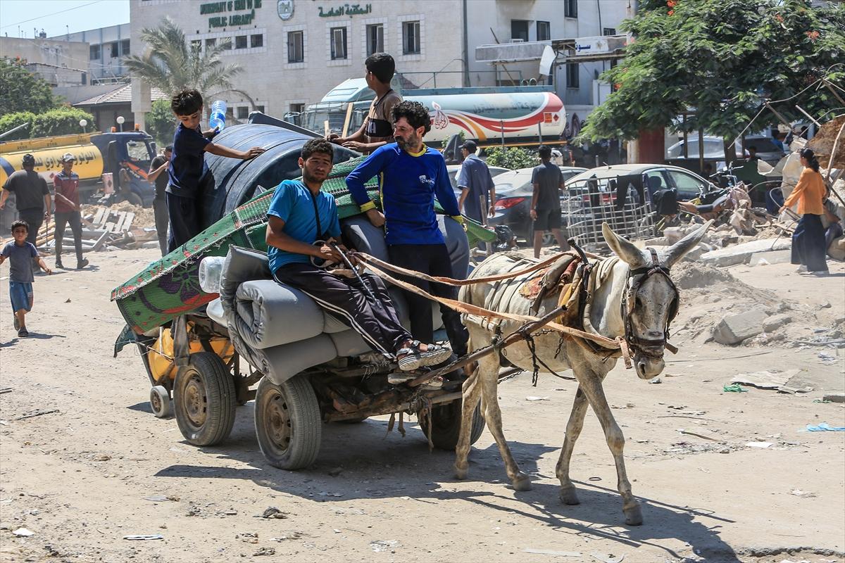 Gazze'deki tahliye çağrısının ardından Filistinliler göç etmeye devam ediyor
