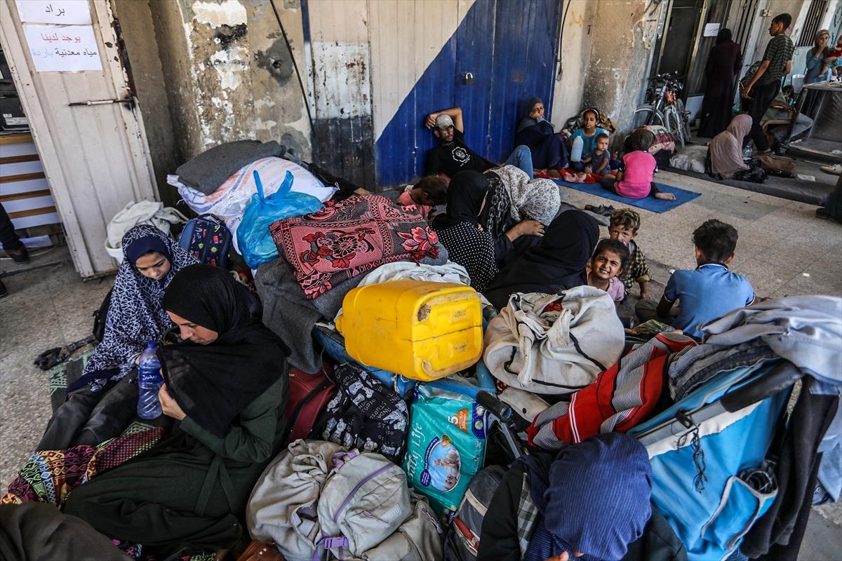 Gazze'deki tahliye çağrısının ardından Filistinliler göç etmeye devam ediyor