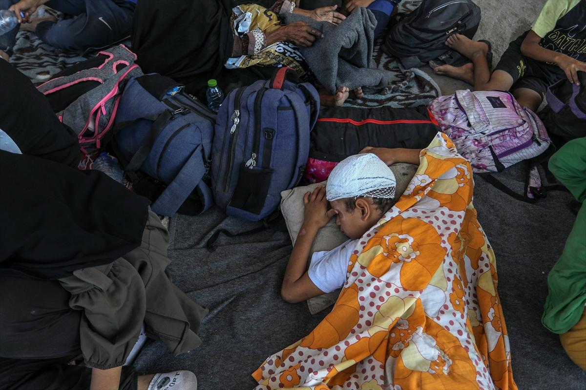 Gazze'deki tahliye çağrısının ardından Filistinliler göç etmeye devam ediyor