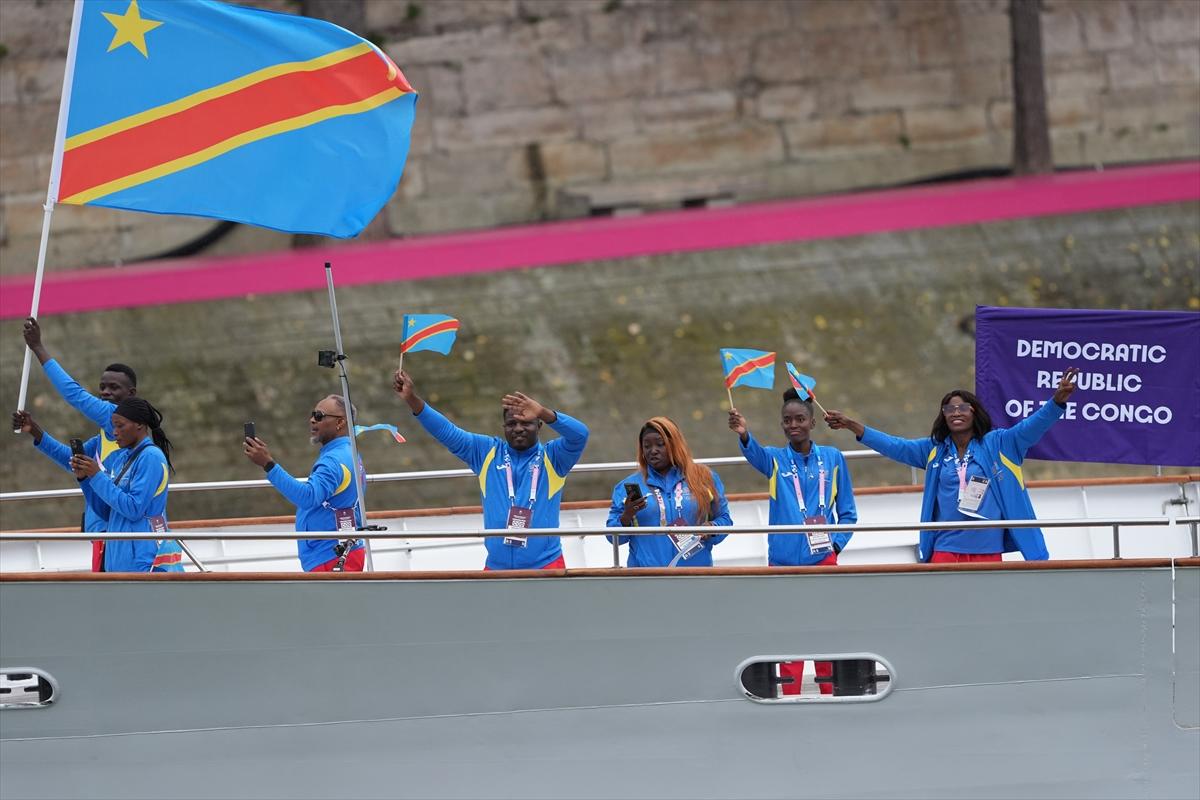 Paris 2024 Olimpiyat Oyunları'nın açılış töreni: Takımlar Sen Nehri'nden geçti