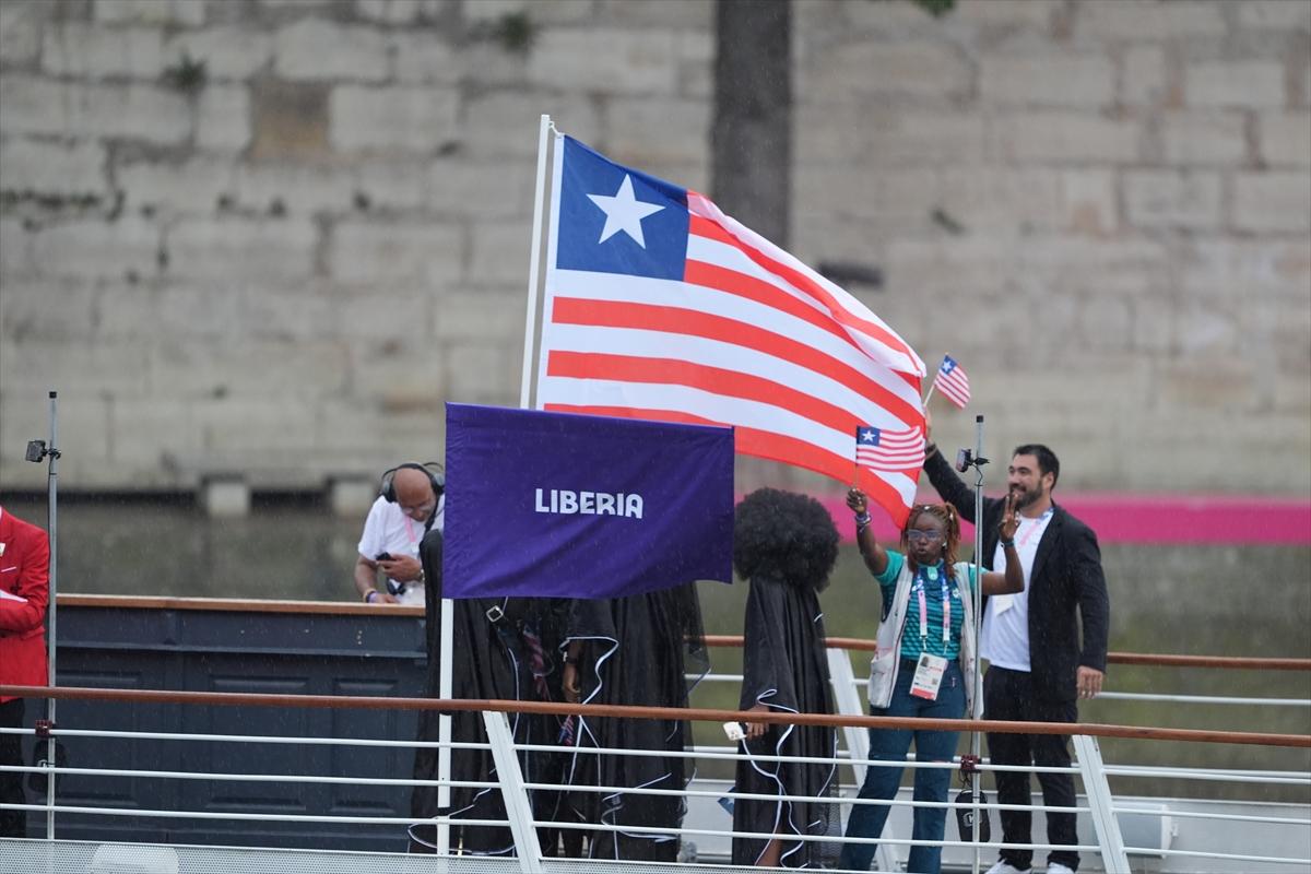 Paris 2024 Olimpiyat Oyunları'nın açılış töreni: Takımlar Sen Nehri'nden geçti