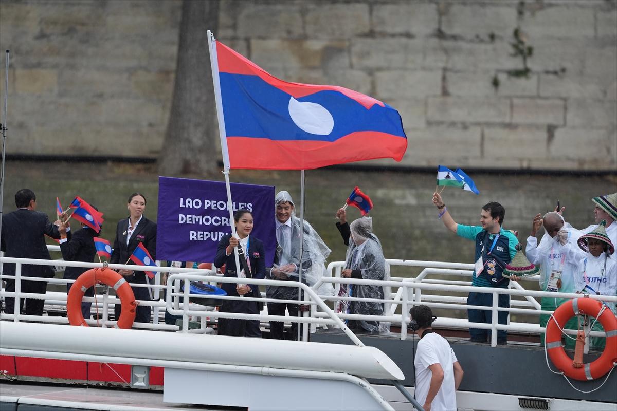 Paris 2024 Olimpiyat Oyunları'nın açılış töreni: Takımlar Sen Nehri'nden geçti