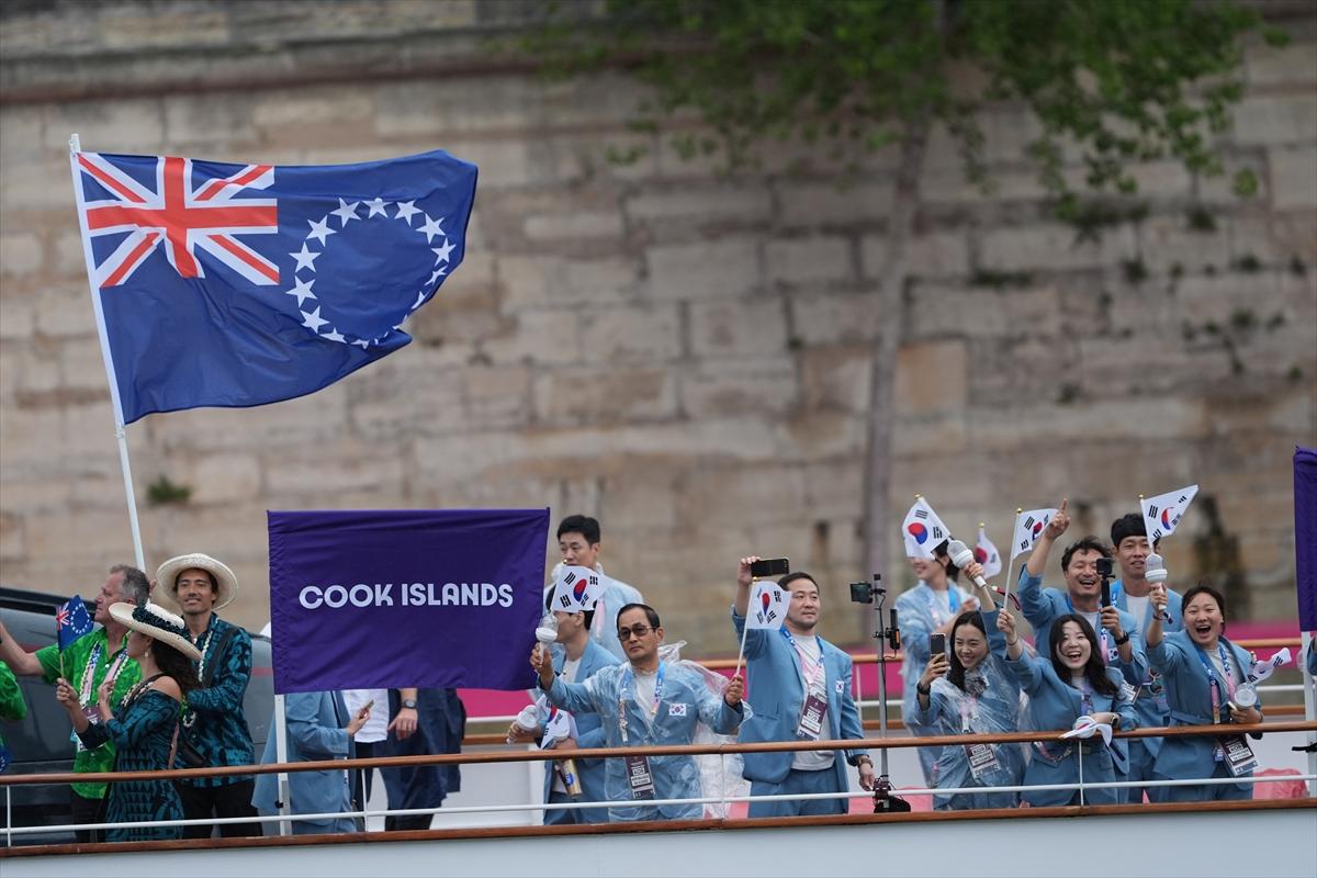 Paris 2024 Olimpiyat Oyunları'nın açılış töreni: Takımlar Sen Nehri'nden geçti