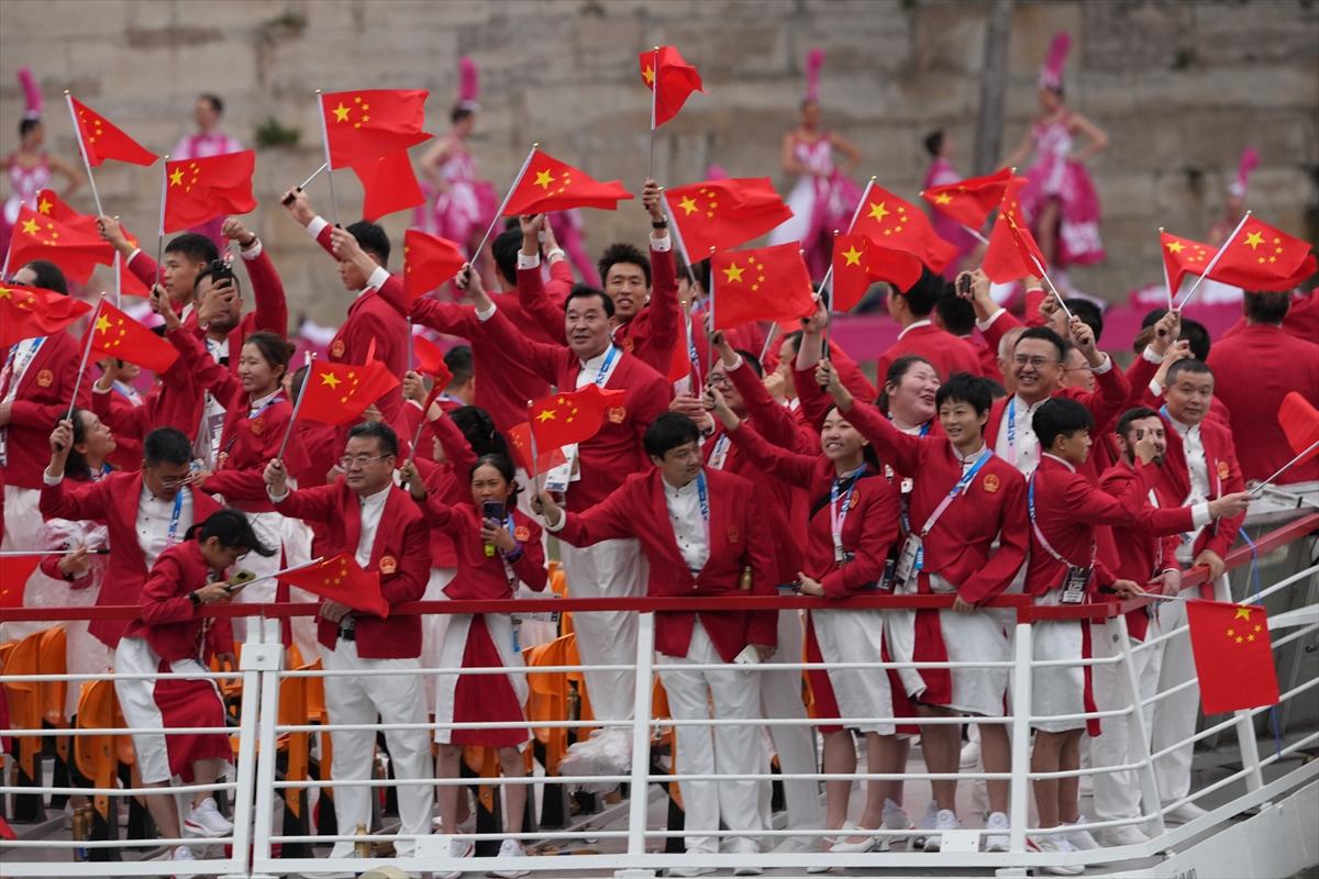 Paris 2024 Olimpiyat Oyunları'nın açılış töreni: Takımlar Sen Nehri'nden geçti