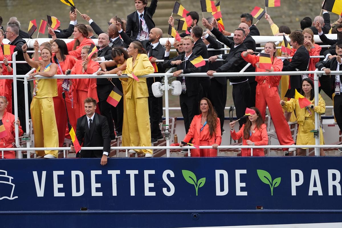 Paris 2024 Olimpiyat Oyunları'nın açılış töreni: Takımlar Sen Nehri'nden geçti