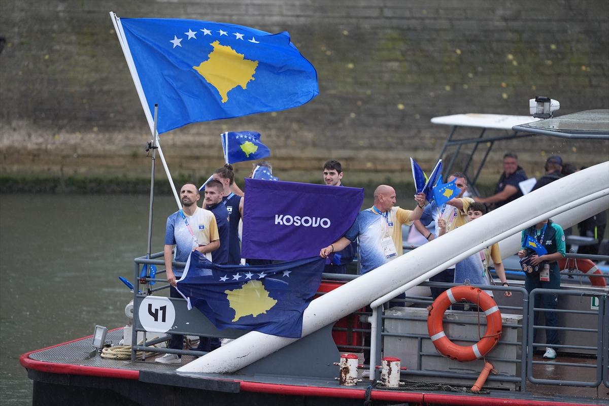 Paris 2024 Olimpiyat Oyunları'nın açılış töreni: Takımlar Sen Nehri'nden geçti