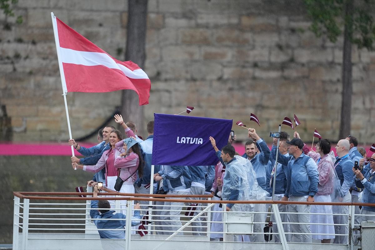 Paris 2024 Olimpiyat Oyunları'nın açılış töreni: Takımlar Sen Nehri'nden geçti