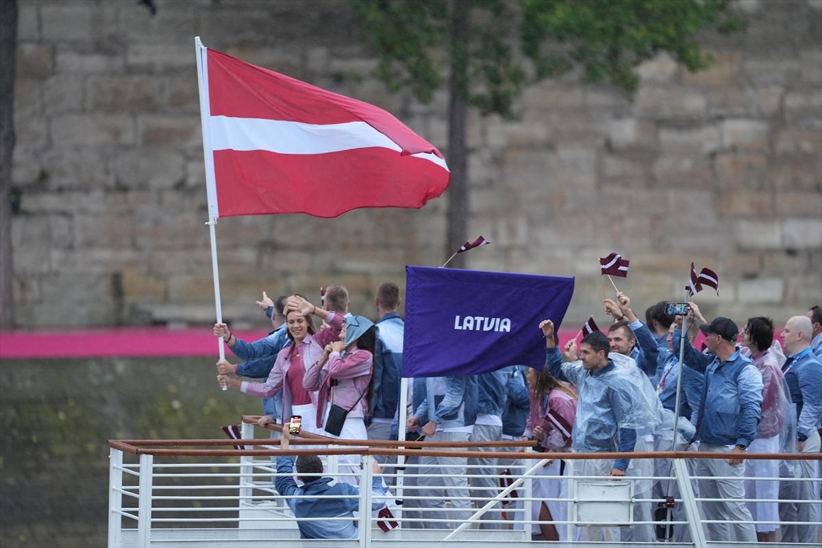 Paris 2024 Olimpiyat Oyunları'nın açılış töreni: Takımlar Sen Nehri'nden geçti