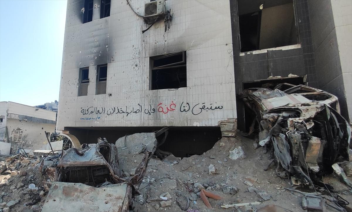 Gazzeli gençlerden enkazlara "umut" dolu sözler: Yeniden inşa edeceğiz