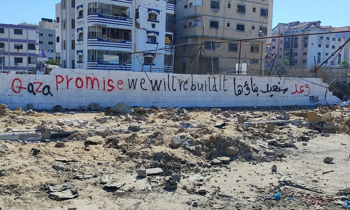 Gazzeli gençlerden enkazlara "umut" dolu sözler: Yeniden inşa edeceğiz