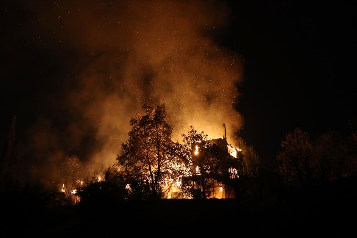 Yunanistan'da yangın